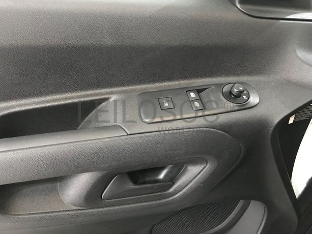 Peugeot Partner 1.5 HDI · Ano 2021
