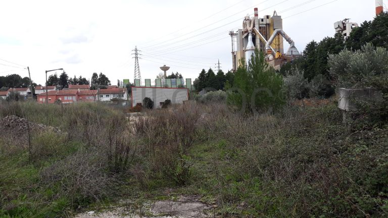 Terreno Para Construção C/ Benfeitoria · Terrenos · Coimbra
