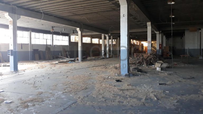 Armazéns + Lote para Construção + Terrenos · Ourém