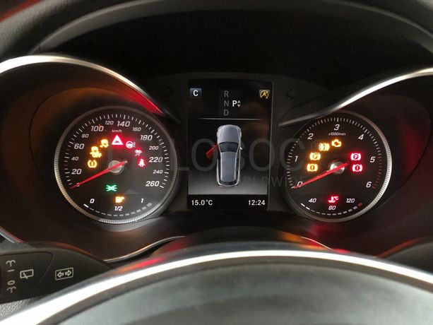 Mercedes-Benz C180D · Ano 2018