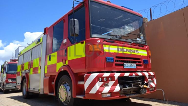 Autotanque Dennis Sabre ·