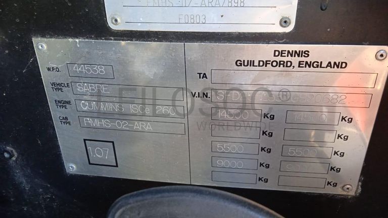 Autotanque Dennis Sabre ·