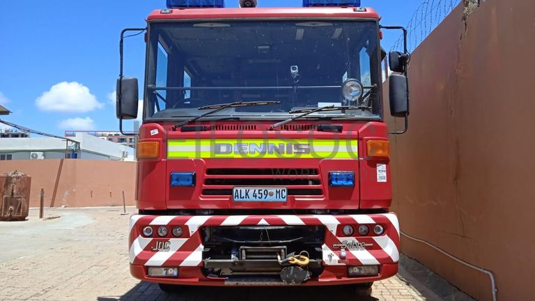 Autotanque Dennis Sabre ·