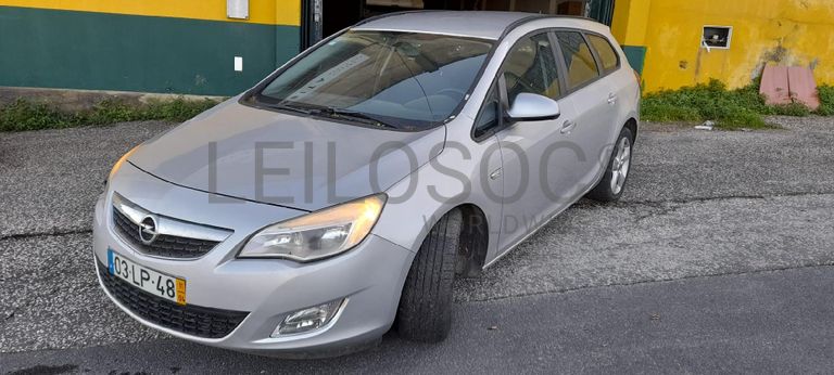 Opel Astra 1.3CDTI · Ano 2011
