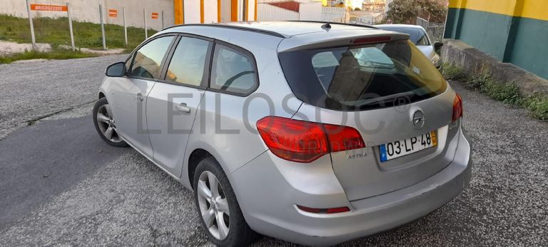 Opel Astra 1.3CDTI · Ano 2011