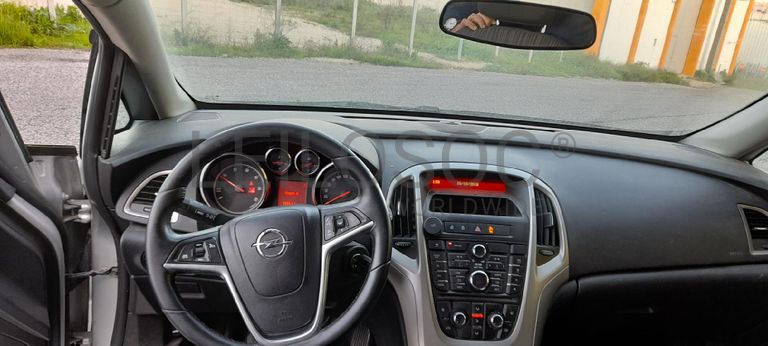 Opel Astra 1.3CDTI · Ano 2011
