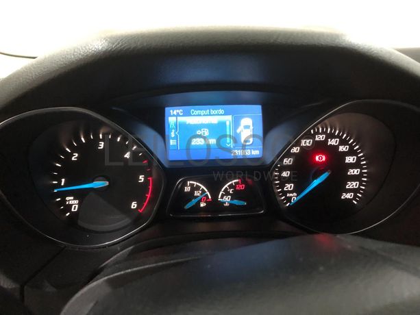 Ford Focus 1.6 TDCI · Ano 2014