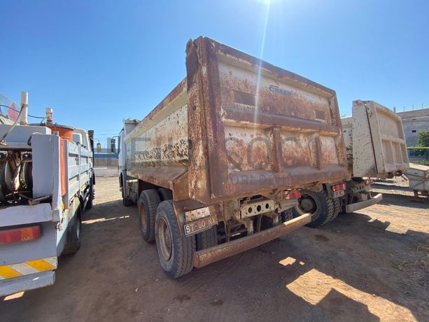 Camião Basculante 26 T (4X2)