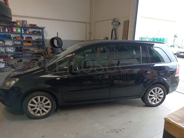 Opel Zafira 1.9 CDTI · Ano 2006