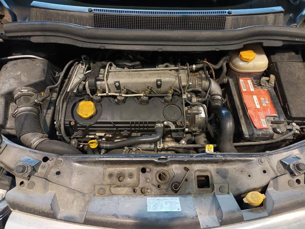 Opel Zafira 1.9 CDTI · Ano 2006