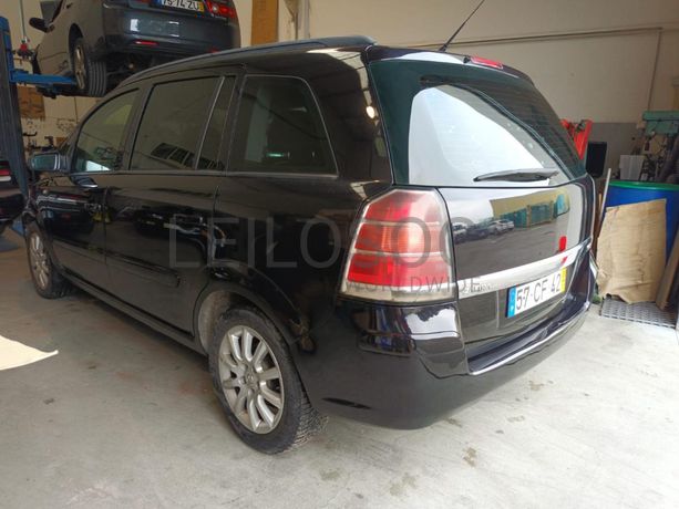 Opel Zafira 1.9 CDTI · Ano 2006