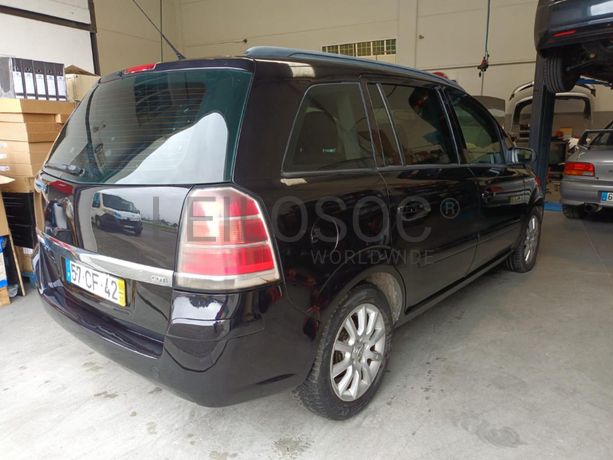Opel Zafira 1.9 CDTI · Ano 2006