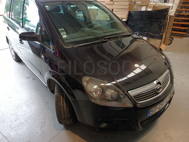 Opel Zafira 1.9 CDTI · Ano 2006