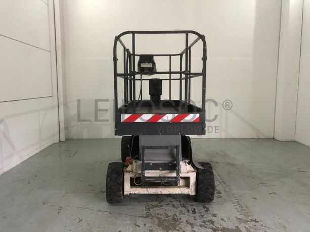 Plataforma Elevatória Airo SF 820