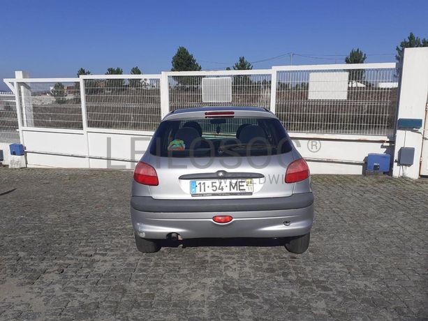 Peugeot 206 1.1 · Ano 1998