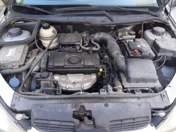 Peugeot 206 1.1 · Ano 1998