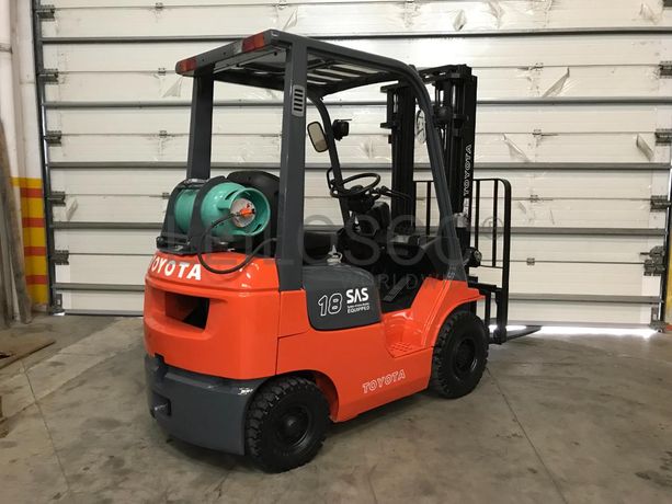 Empilhador Toyota 42-7GF18 · Ano  2000