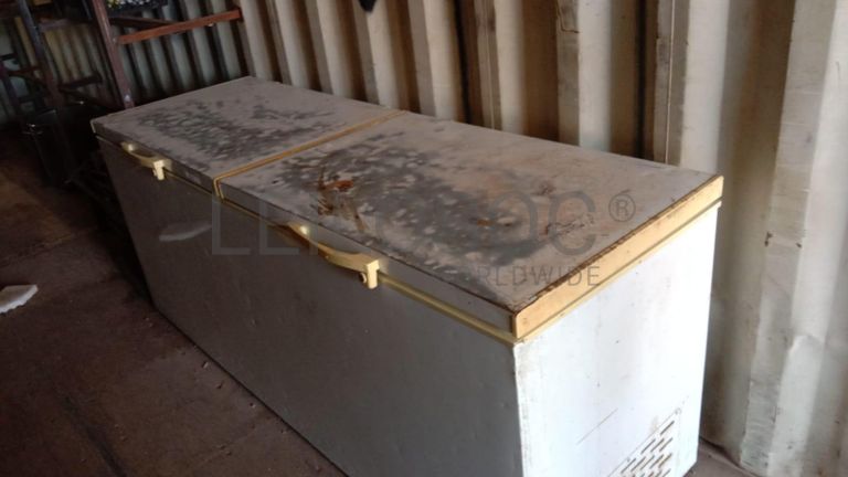 Congelador de marca westpoint, ·