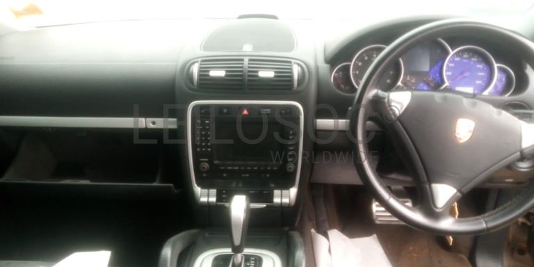 Porsche Cayenne S ·