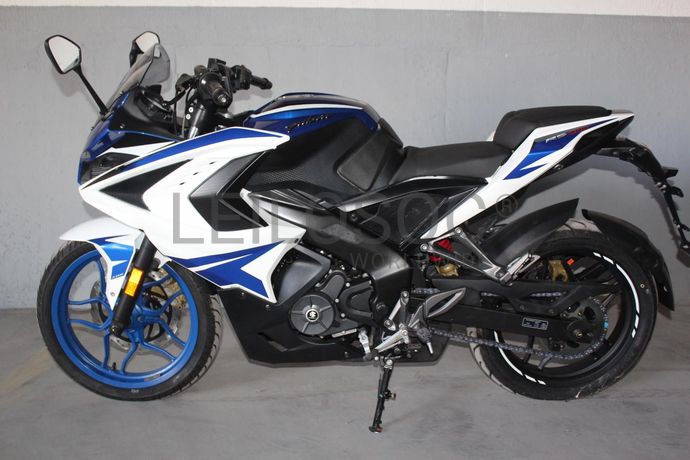 Bajaj Pulsar RS200