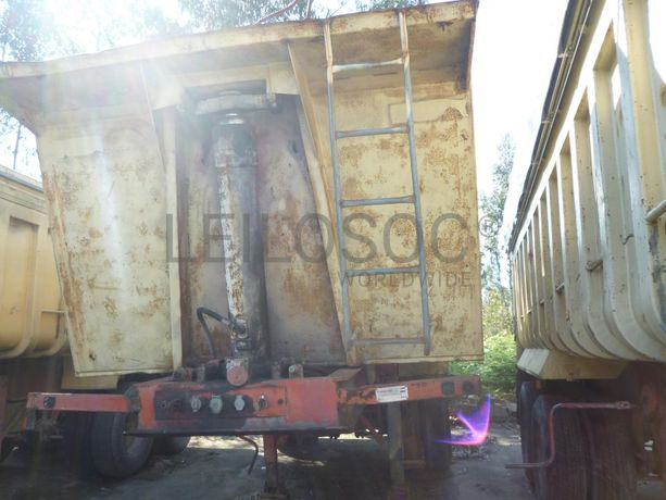 Reboque porta inertes