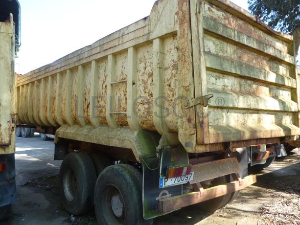 Reboque porta inertes