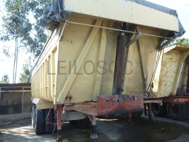 Reboque porta inertes