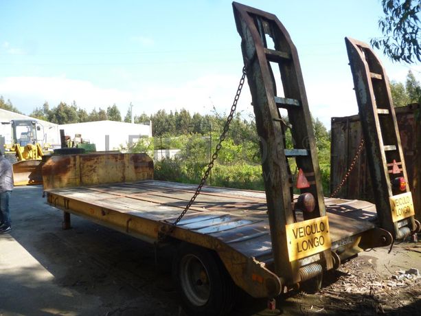 Reboque porta máquinas