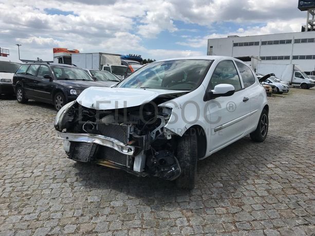 Renault Clio 1.5 DCI · Ano 2009