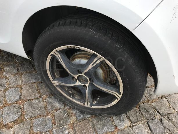 Renault Clio 1.5 DCI · Ano 2009