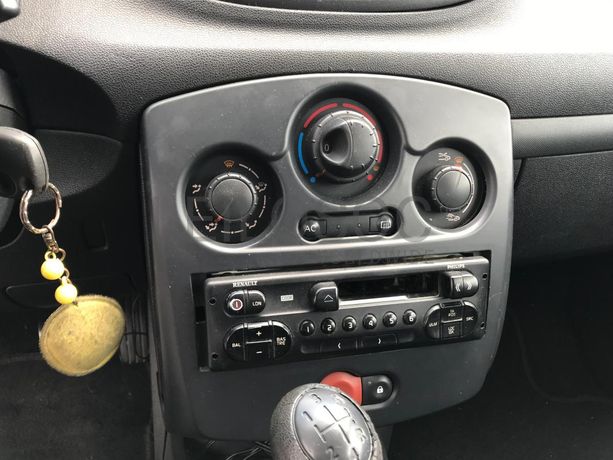 Renault Clio 1.5 DCI · Ano 2009