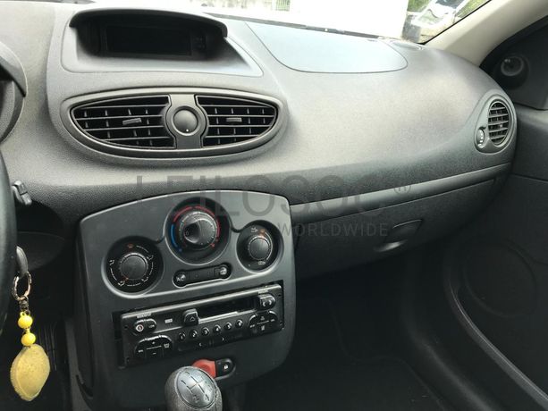 Renault Clio 1.5 DCI · Ano 2009