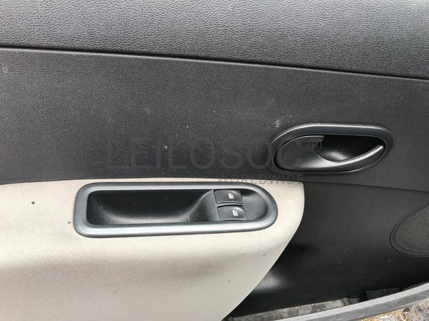 Renault Clio 1.5 DCI · Ano 2009