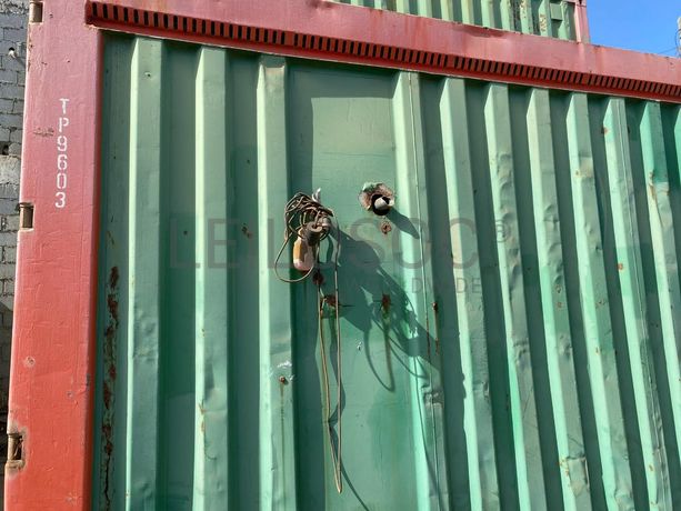 Contentor marítimo  ·