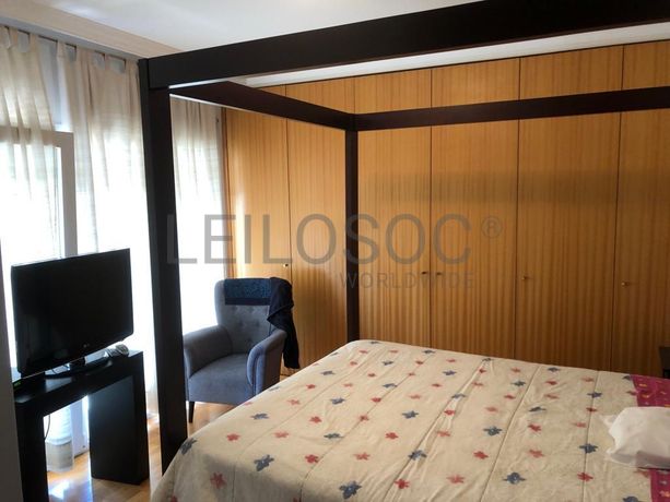 Apartamento T3 com Garagem  · Vila Nova de Gaia