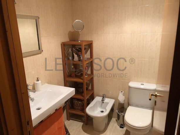 Apartamento T3 com Garagem  · Vila Nova de Gaia