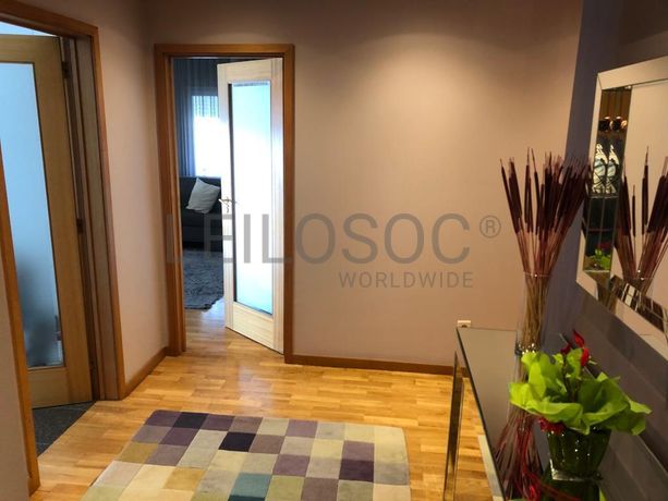Apartamento T3 com Garagem  · Vila Nova de Gaia