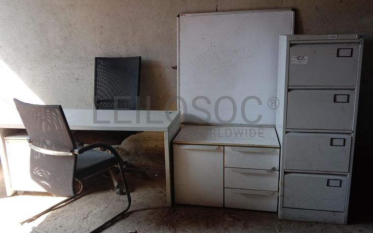 Mobiliário de escritório ·