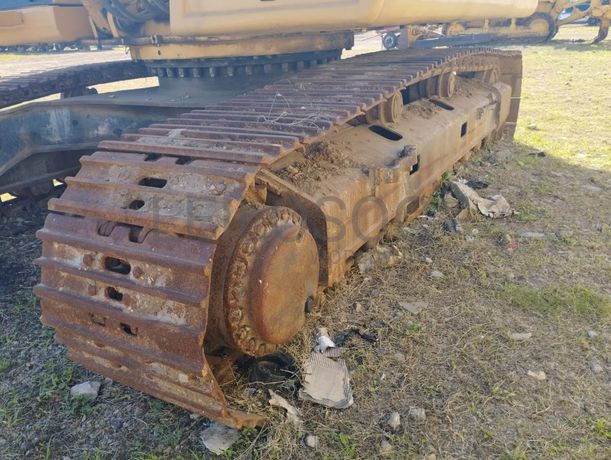 Giratória Caterpillar ·