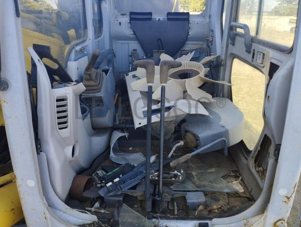 Giratória New Holland, ·