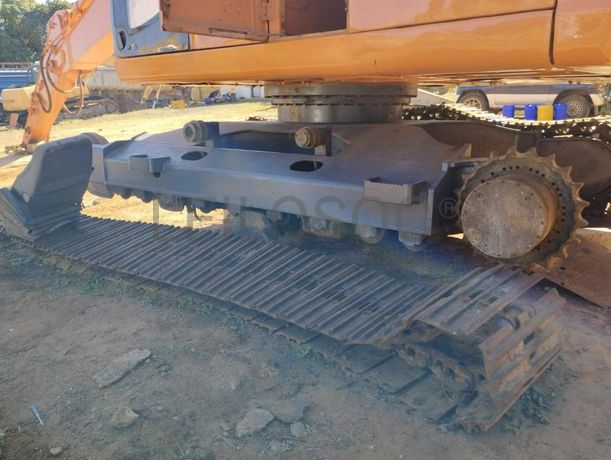 Giratória DOOSAN ·