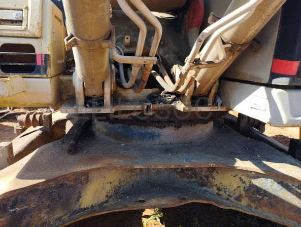 Giratória Caterpillar ·