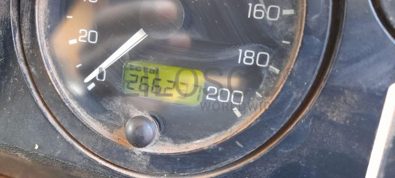 Land Rover Defender ·