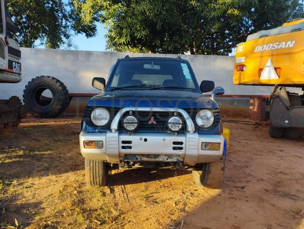 Mitsubishi pajero Jr ·