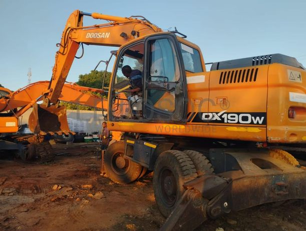 Giratória Doosan ·