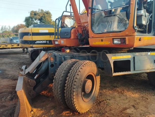 Giratória Doosan ·