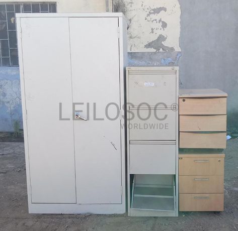 Mobiliário de escritório ·