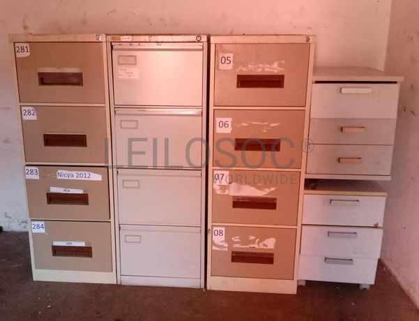 Mobiliário de escritório ·