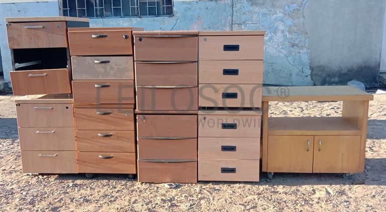 Mobiliário de escritório ·