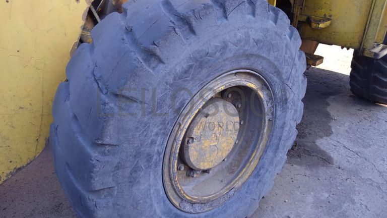 Escavadeira Dezzi 1700 ·